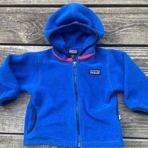 Toddler Boy Patagonia Synchilla Sweater Hoody Fleece | Tag says 6-12 fits 12-18